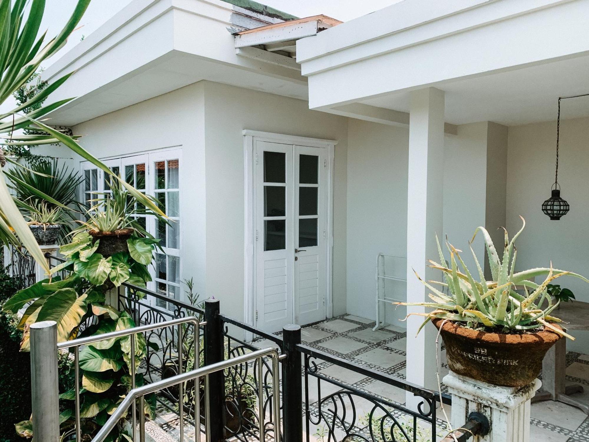 Casa Artista By Kresna Hospitality Hotel Seminyak Exterior foto